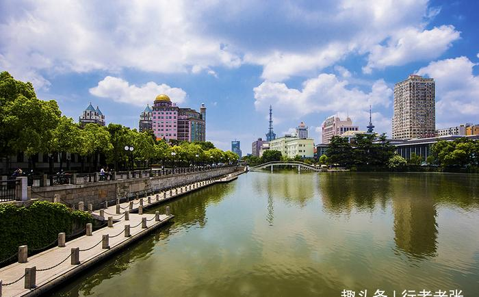 Hao River surrounding the historic centre of Nantong, China.