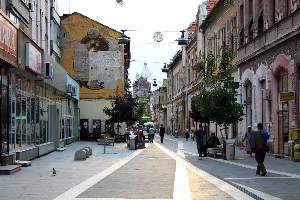 Local streets and markets in Arad
