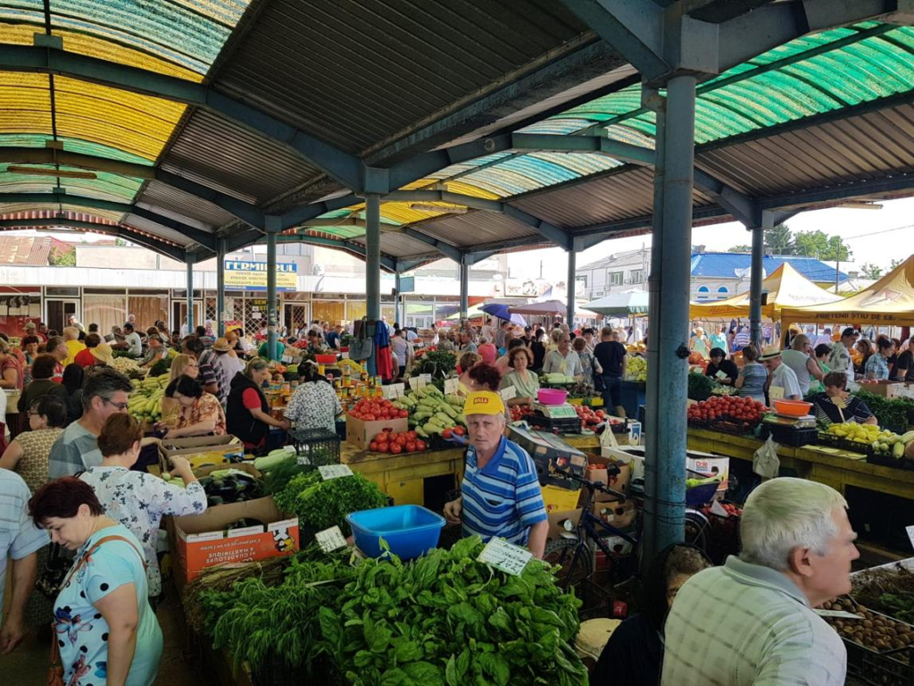 Local streets and markets in Braila