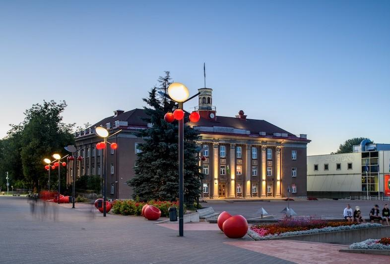 Local streets and markets in Johvi