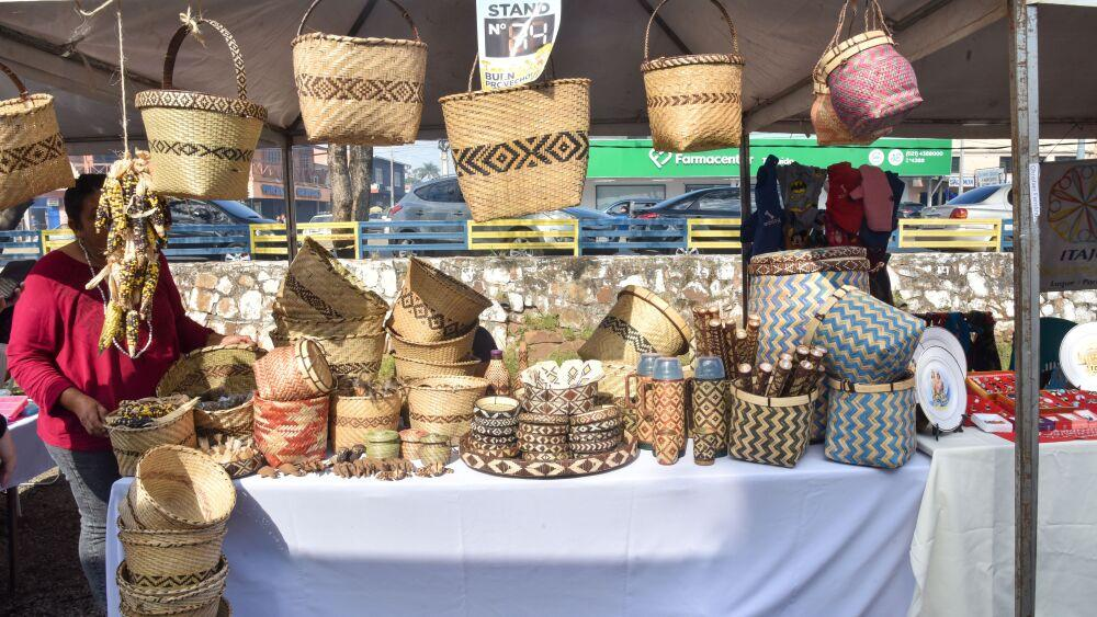 Luque Paraguay artisan market