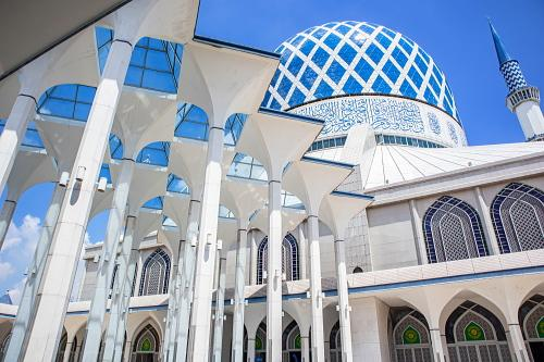 Sultan Salahuddin Abdul Aziz Shah Mosque Shah Alam Malaysia