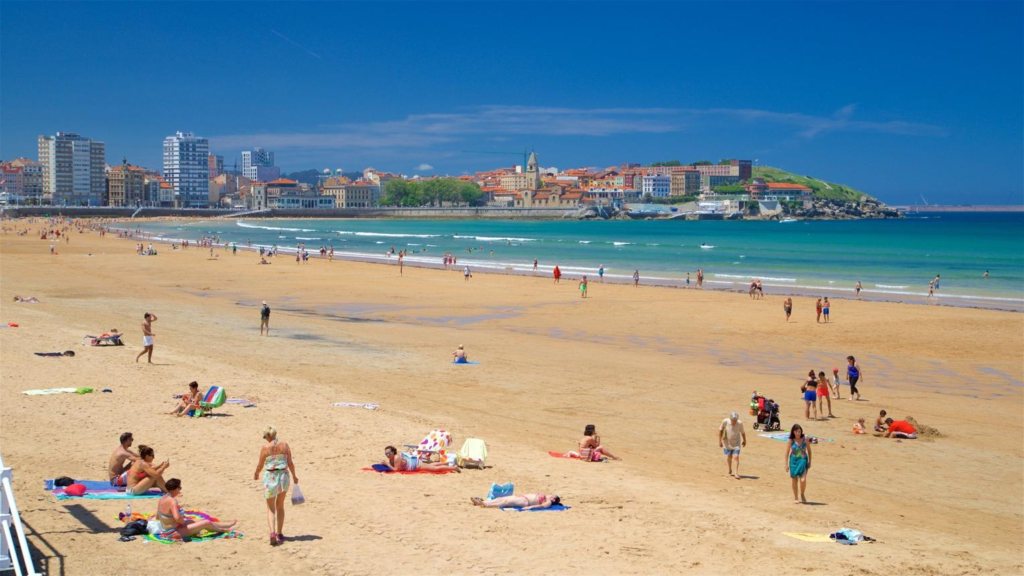 San Lorenzo beach Gijon
