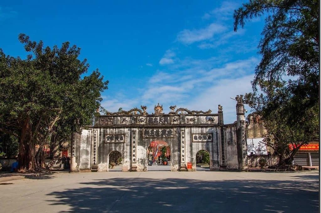 Historic Con Son Kiep Bac site in Hai Duong, Vietnam.