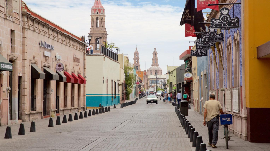 Streets and markets in Aguascalientes