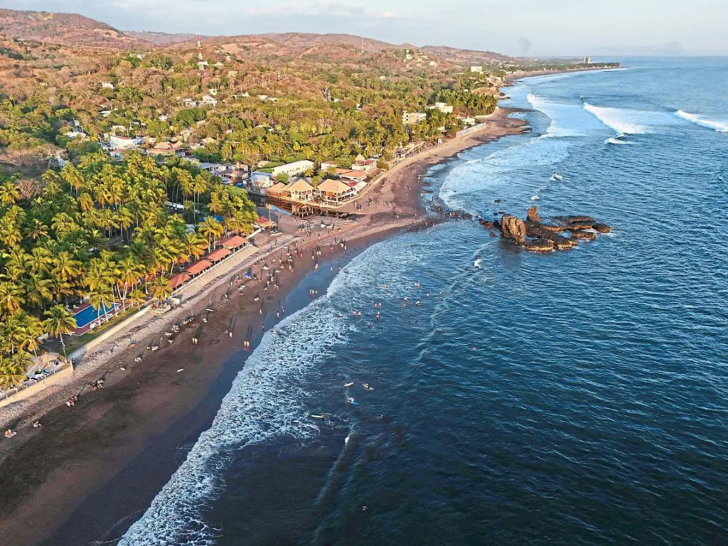 El Tunco beach El Salvador